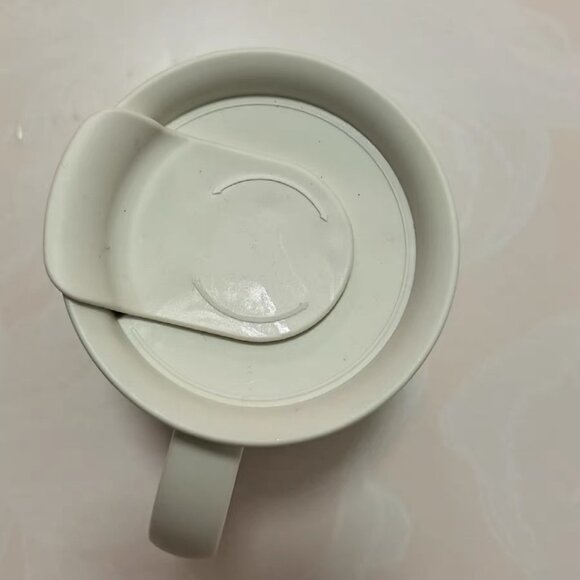 Carote White Mug with Lid - Picture 4 of 4